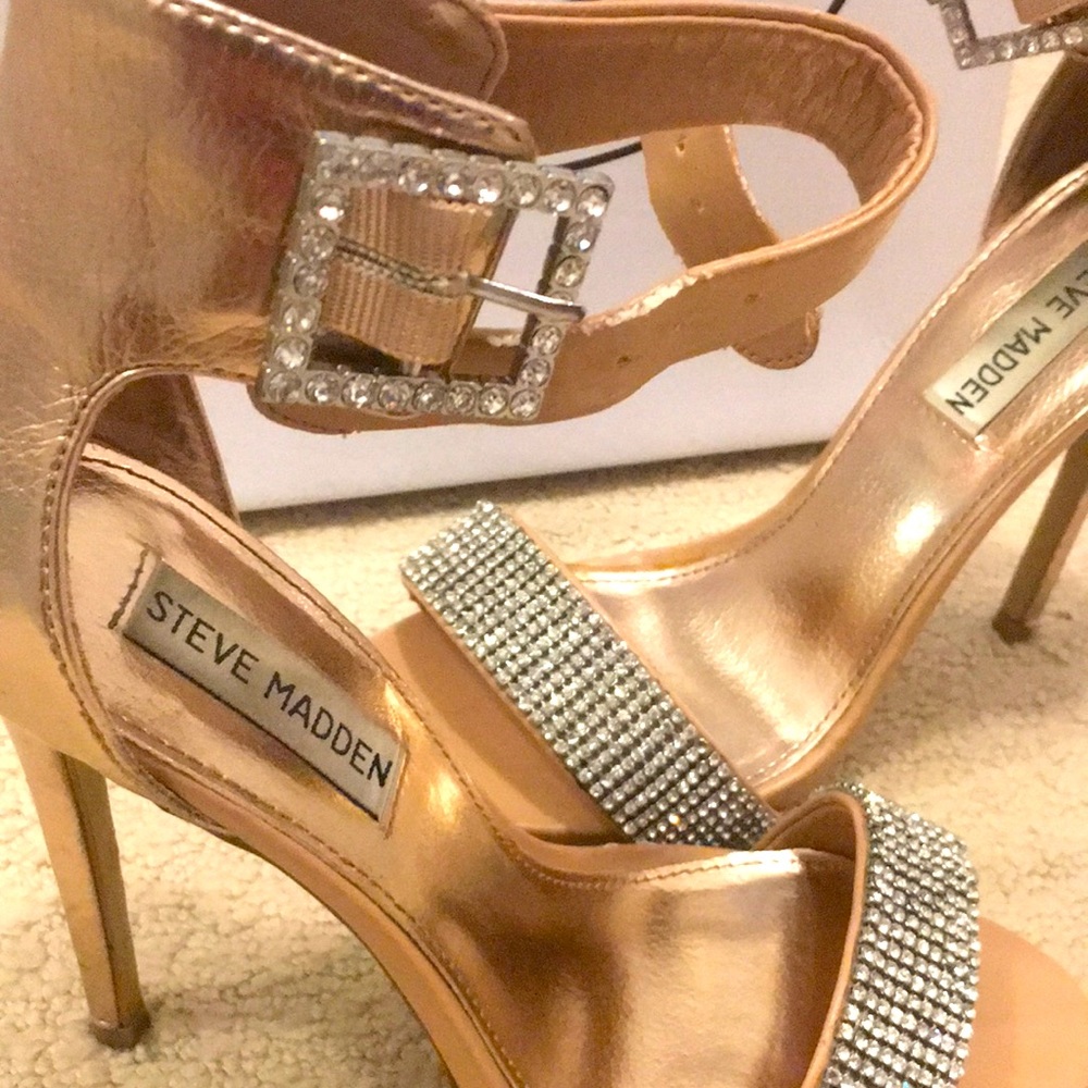 Host Pick: Steve Madden Marlen-R Rhinestone Ankle Strap Gold Stiletto 7.5 B - Picture 5 of 12